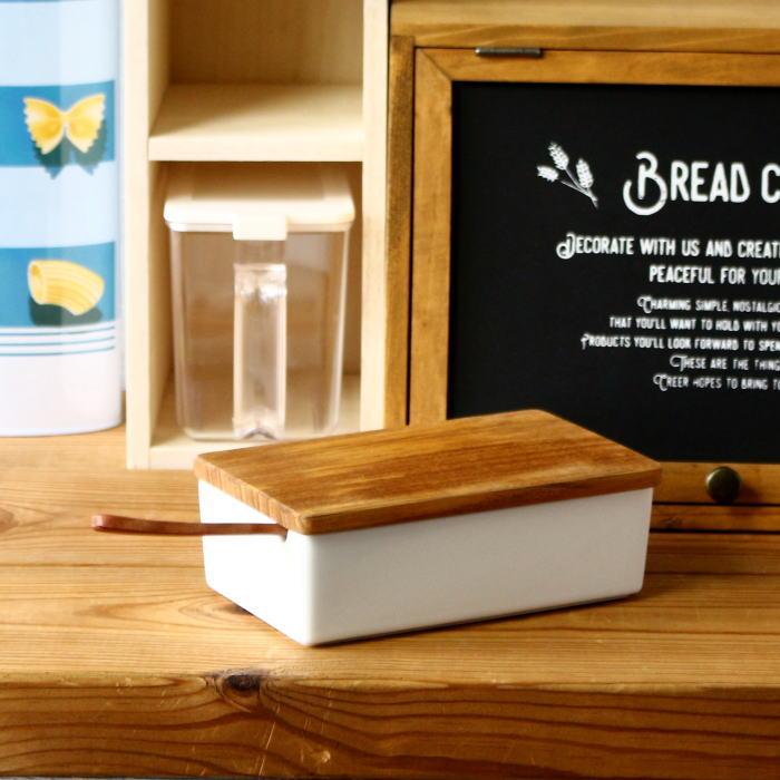 バターケース おしゃれ 200g ナイフ 収納 陶器 白磁 保存容器 木蓋 調味料入れ キッチン用品 生活雑貨 ナチュラル 日本製 |  | 01