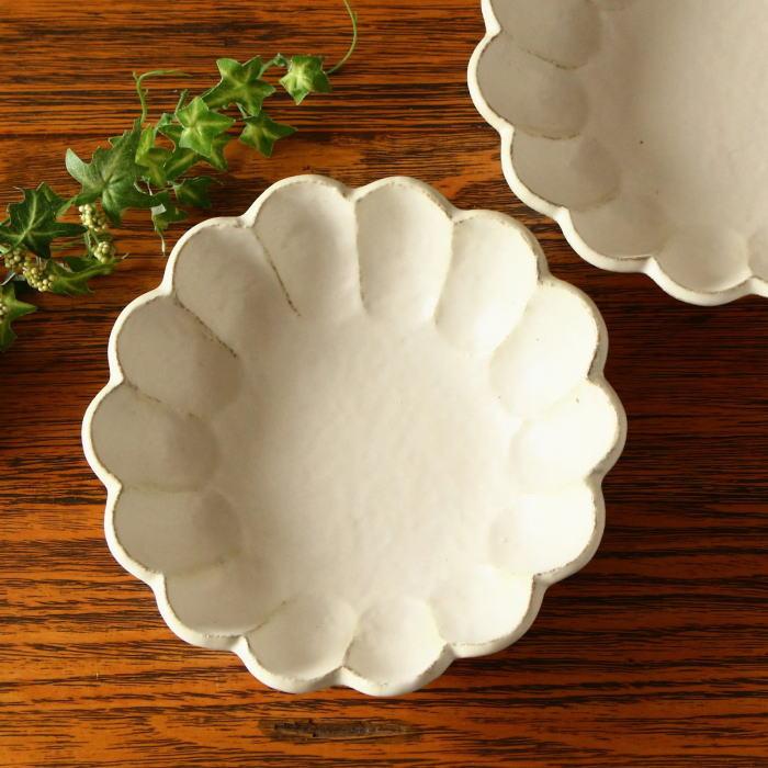 鉢 食器 ボウル 中鉢 盛り鉢 サラダボウル 煮物 和食器 おしゃれ かわいい 美濃焼 白 電子レンジ対応 食洗器対応 キッチン用品 雑貨 食事 陶器 土物 日本製 21cm |  | 01