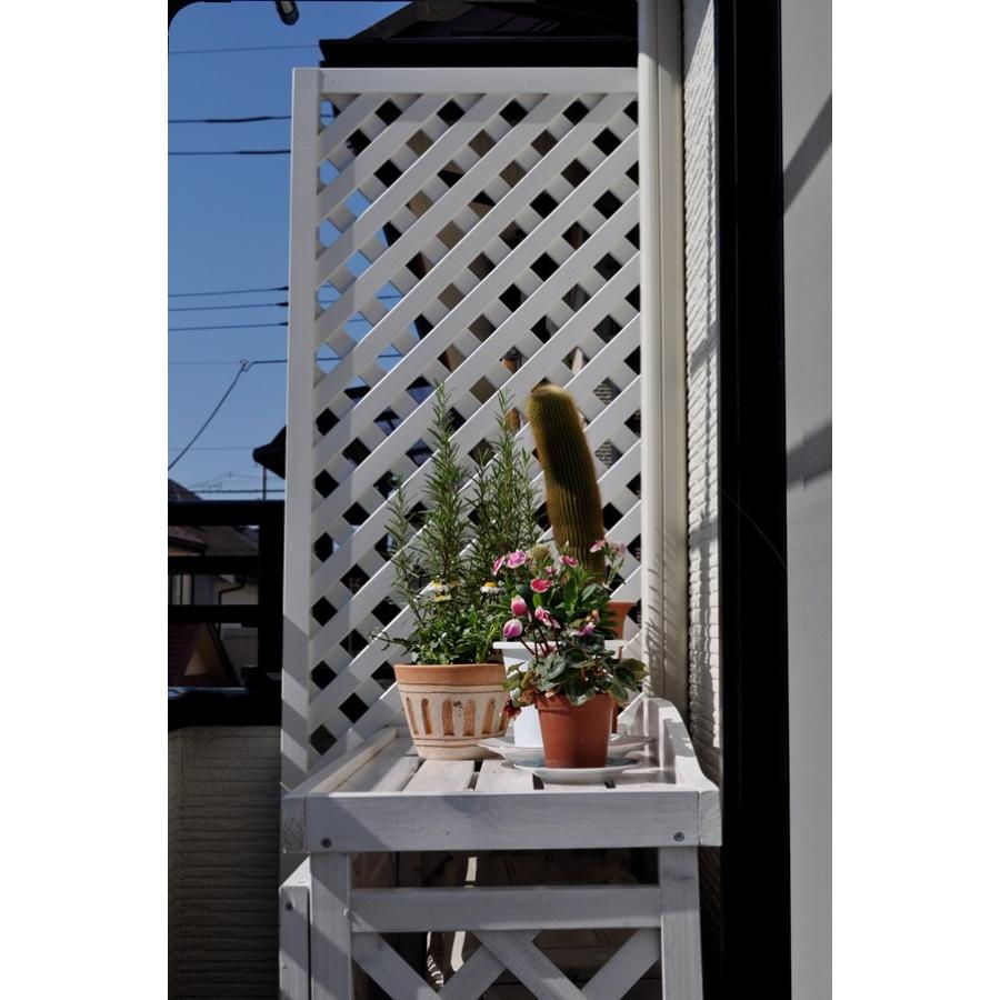 【新品未使用】特注ラティスフェンス匠（目隠し・ホワイト）、自立式の足 特注ラティスフェンス匠 目隠し ななめ格子 ホワイト 木製 高さ＋横幅