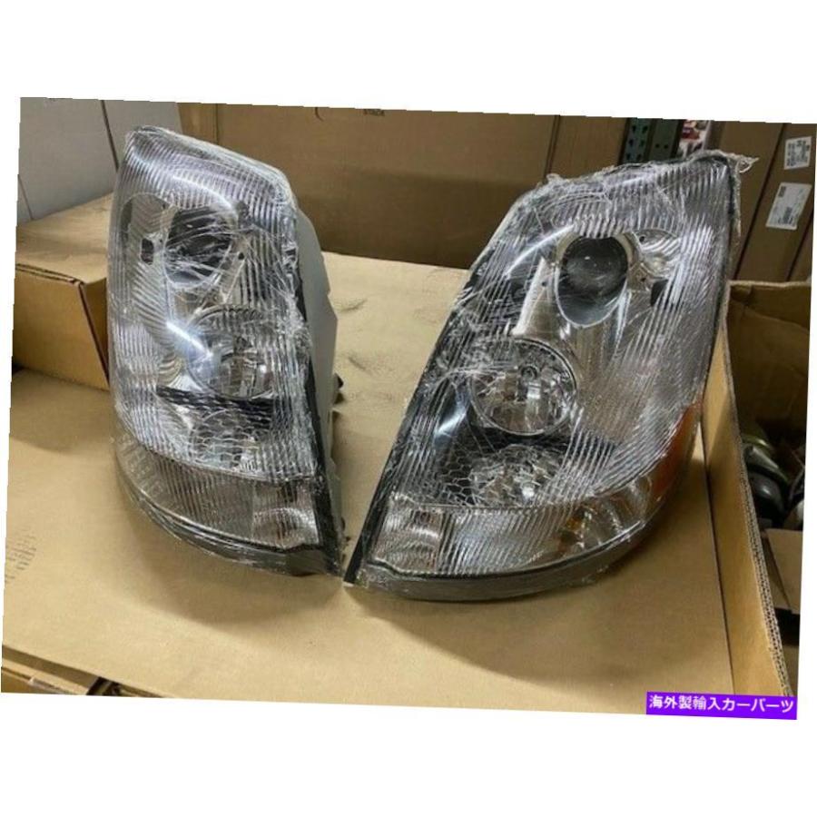 USヘッドライト Chrome Volvo VN Headlights 2004 + Up United Pacific Chrome 31314 31315 Chrome Volvo VN Headlights 2004 + Up United Pacific Ch