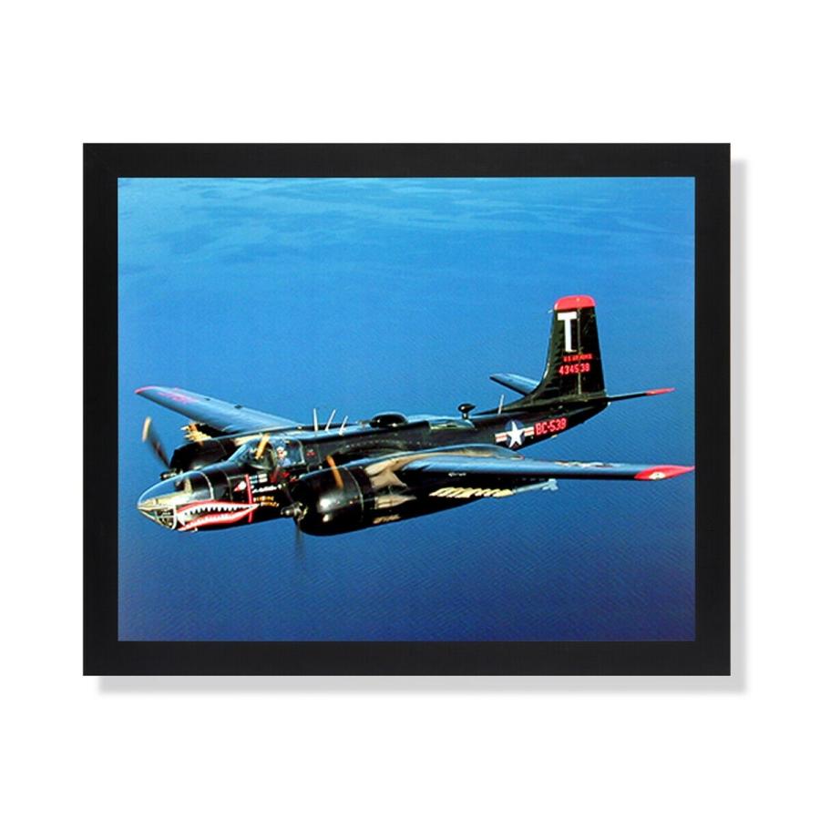 パネルアート A-26 インベーダー ミリタリー エアクラフト ジェット飛行機 壁画 ブラック フレーム アートプリント- show original