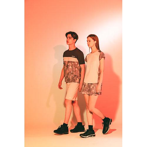 アドミラル バックスリット グラフィックTEE ベージュ(ATLA431