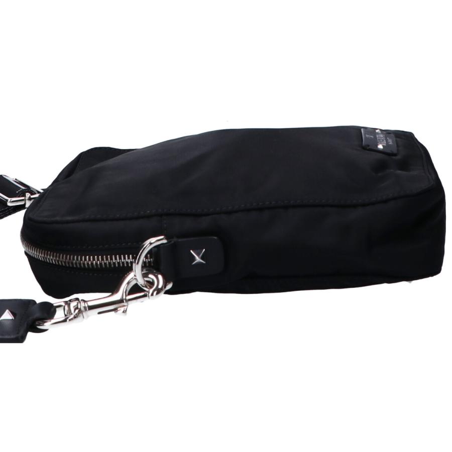 美品 VALENTINO ヴァレンティノ ナイロン/レザー ロックスタッズ 美品 VALENTINO ヴァレンティノ ナイロン/レザー ロックスタッズ