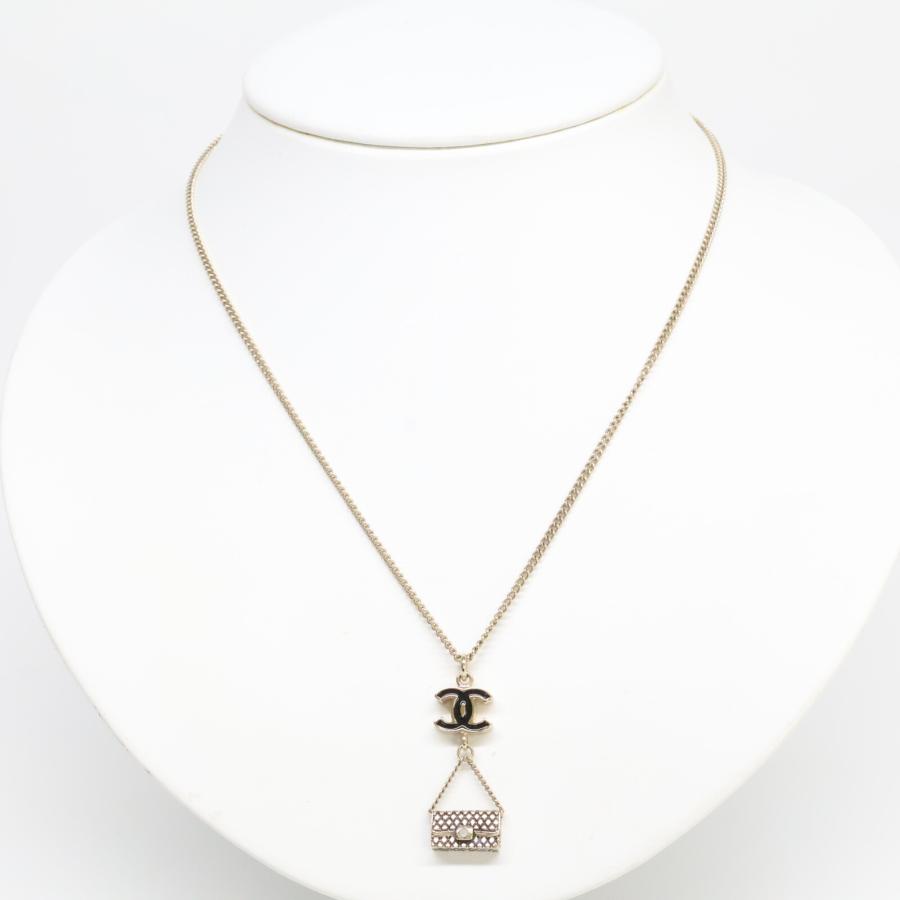 CHANEL 美品 シャネル 07P CCココマーク マトラッセバッグ CHANEL 美品 シャネル 07P CCココマーク マトラッセバッグ