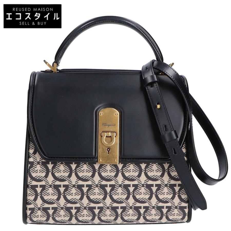 新品同様 Salvatore Ferragamo サルヴァトーレフェラガモ 21H849