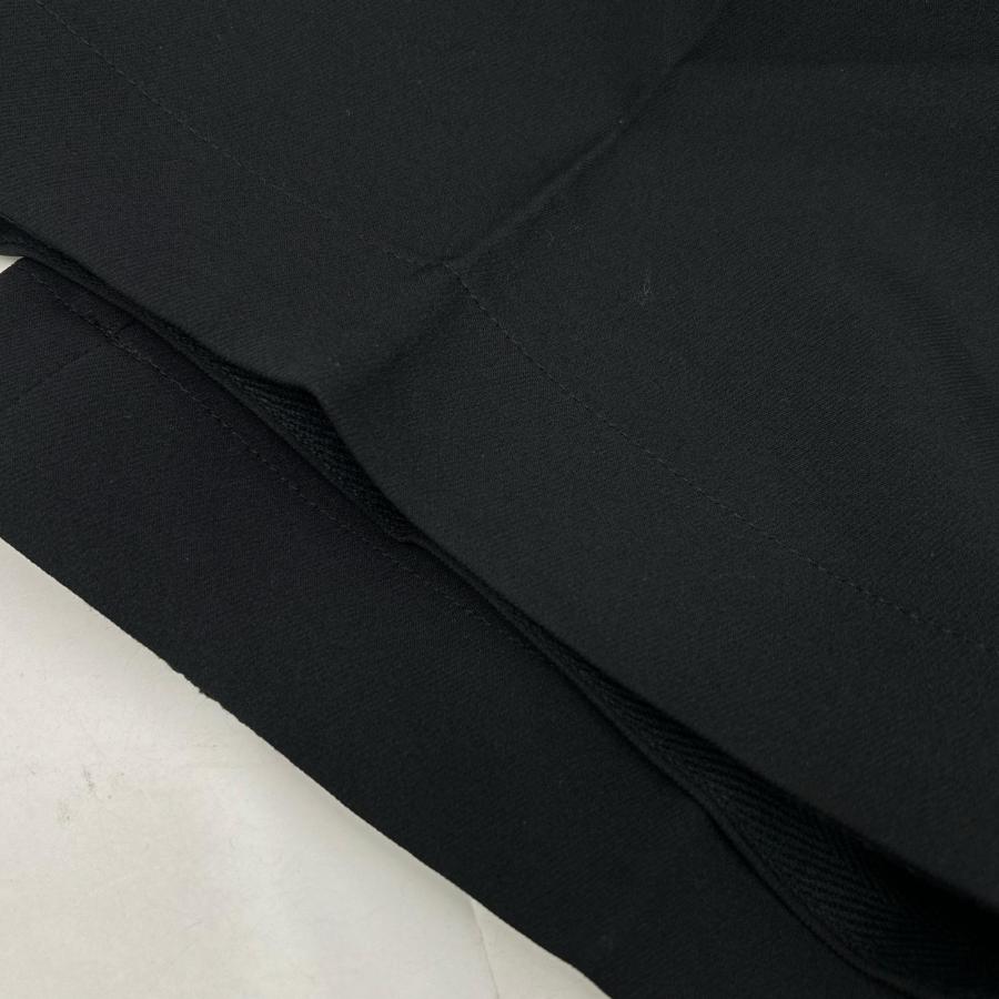 sacai（サカイ） 25SS ブラック ベルト付きセンタープレススラックス