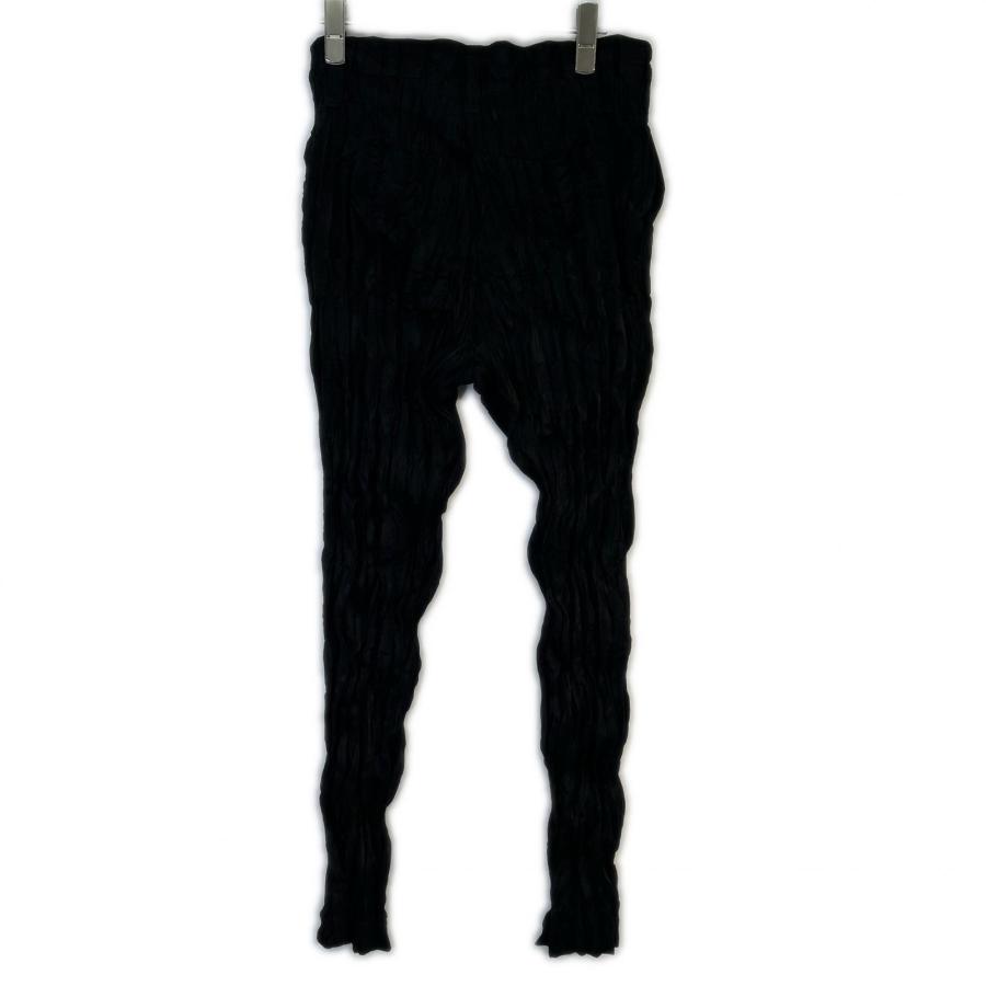 美品 me ISSEY MIYAKE プリーツ風 パンツ ブラック 黒 me ISSEY MIYAKE MeISSEYMIYAKE ミーイッセイミヤケ MI01FF265
