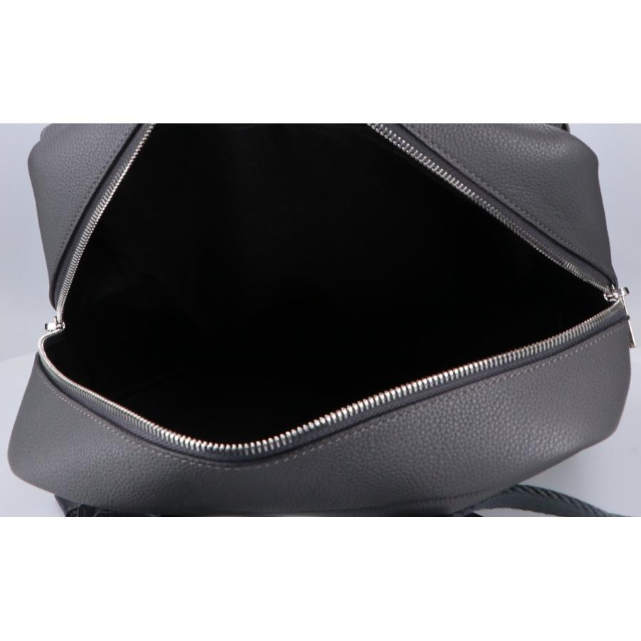 LOEWE（ロエベ） 新品同様 ソフトグレインカーフ ミリタリーバック