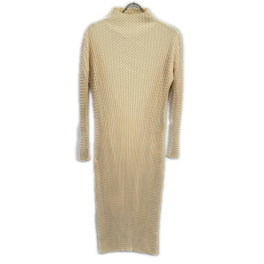 ISSEY MIYAKE イッセイミヤケ 24AW IM43-KH932 ベージュ プリーツニット ワンピース ベージュ 2 ワンピース コットン レディース 中古の画像