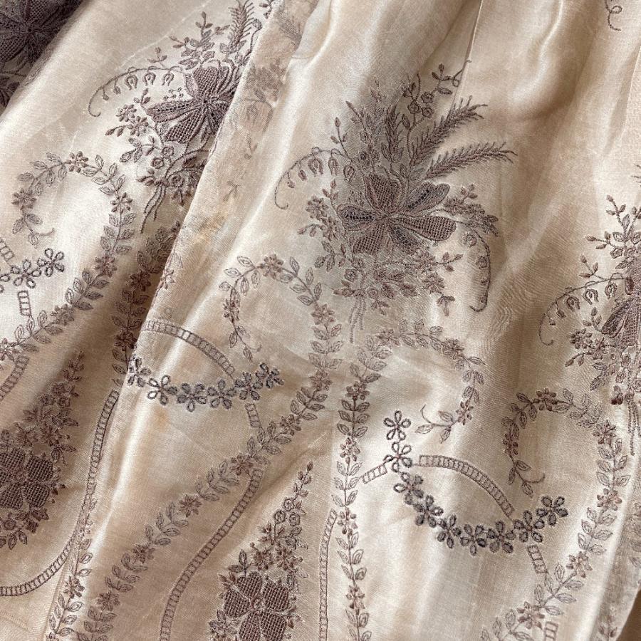 FOXEY 美品/ フォクシー 35352-SoFG19K シルク100％ オーガンジー刺繍  