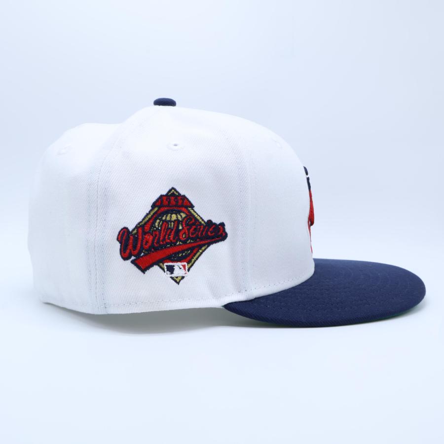 NEW ERA（ニューエラ） 美品 1997 World Series ワフー酋長ロゴ