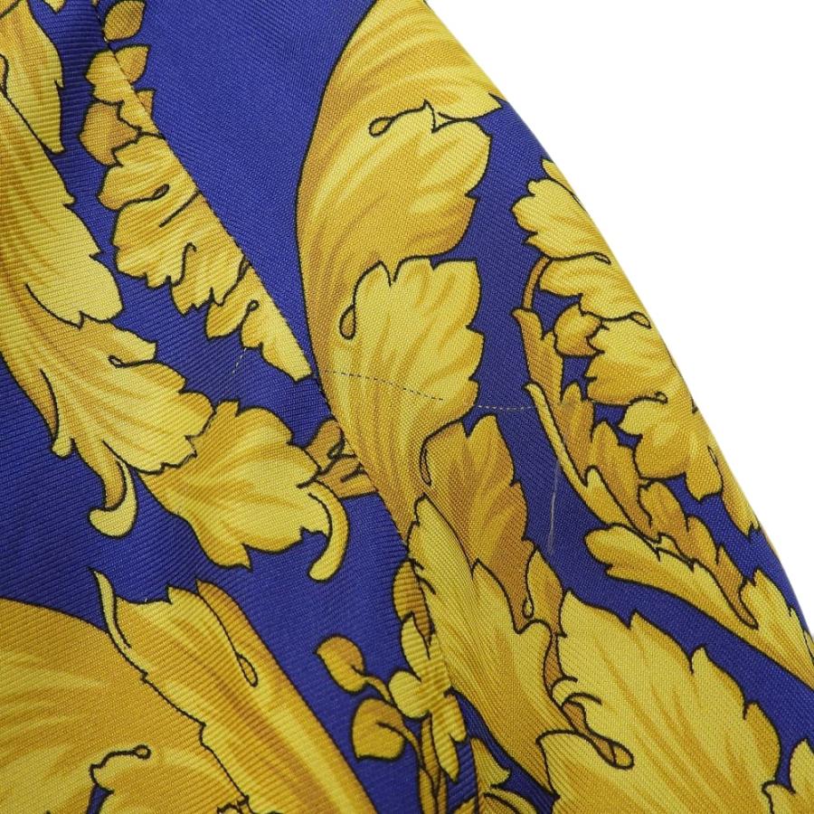 GIANNI VERSACE　ジャンニヴェルサーチ　バロック柄シルクコート ジャンニヴェルサーチGIANNI VERSACE バロック柄半袖ボタンフライ