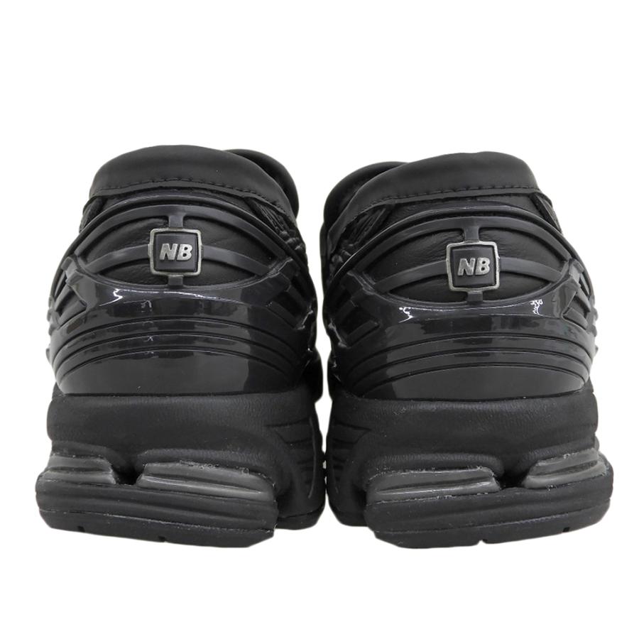 New Balance（ニューバランス） 美品 Triple Black トリプルブラック