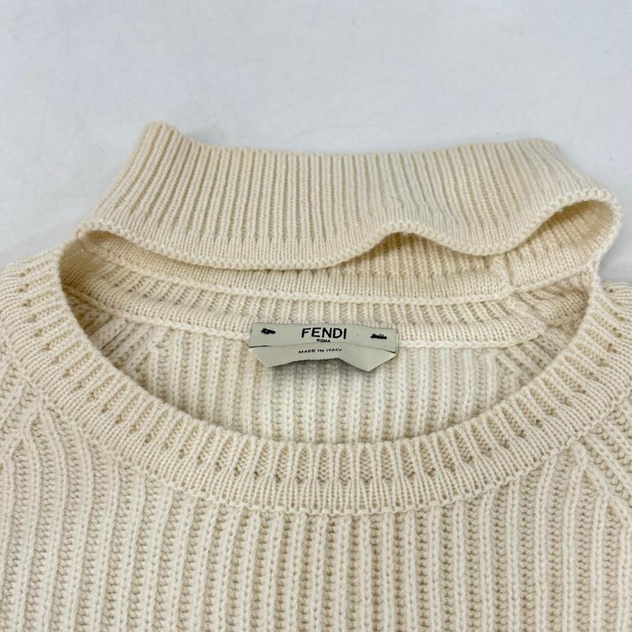 FENDI フェンディ FZY545 A1DE 17年製 ホワイト カシミヤ100 ホルターネックニットトップス ホワイト 40 トップス カシミヤ レディース 中古の画像