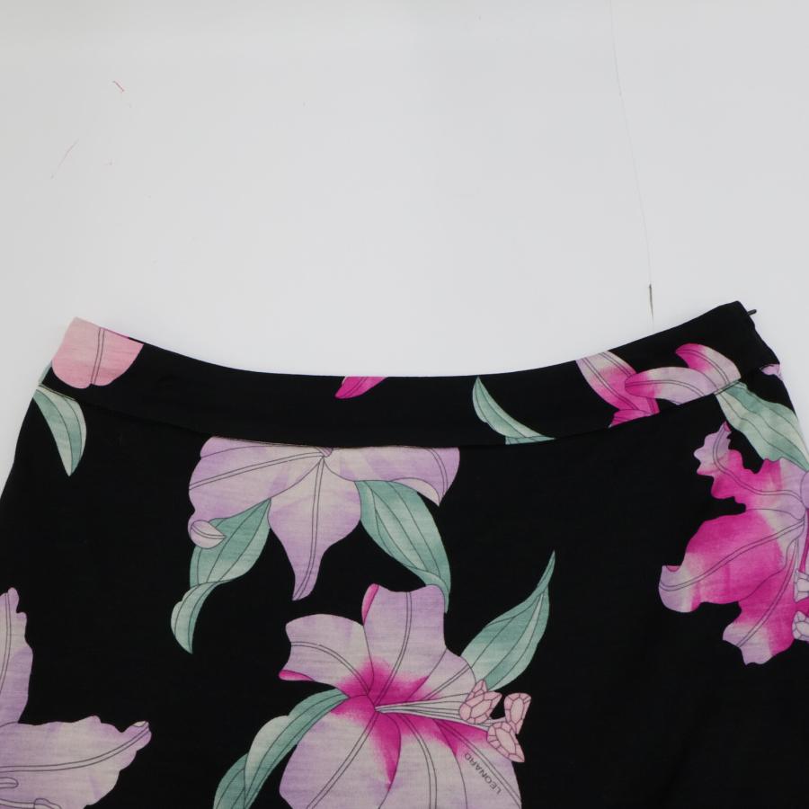 す*れ様 【美品‼︎】LEONARD レオナール スカート 花柄 黒地 L す*れ様 【美品‼︎】LEONARD レオナール スカート 花柄 黒地 L す*れ様