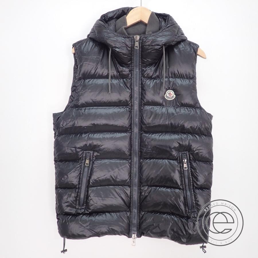 Bartholomeバルトロメ ブラック Monclerモンクレール ブラック フーディダウンベスト4 Bartholomeバルトロメ メンズ 胸元ロゴワッペン
