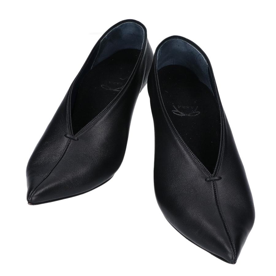 37 セリーヌ フィービー期 Vネック パンプス ポインテッドトゥ 黒 CELINE（セリーヌ） 美品 フィービー期 エッセンシャルVネック ポイン