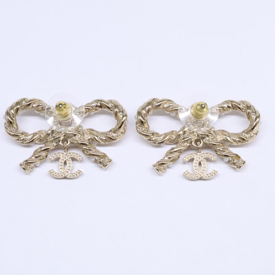 美品 CHANEL シャネル A23B ABB508 リボンモチーフ ココマークピアス レディースの画像