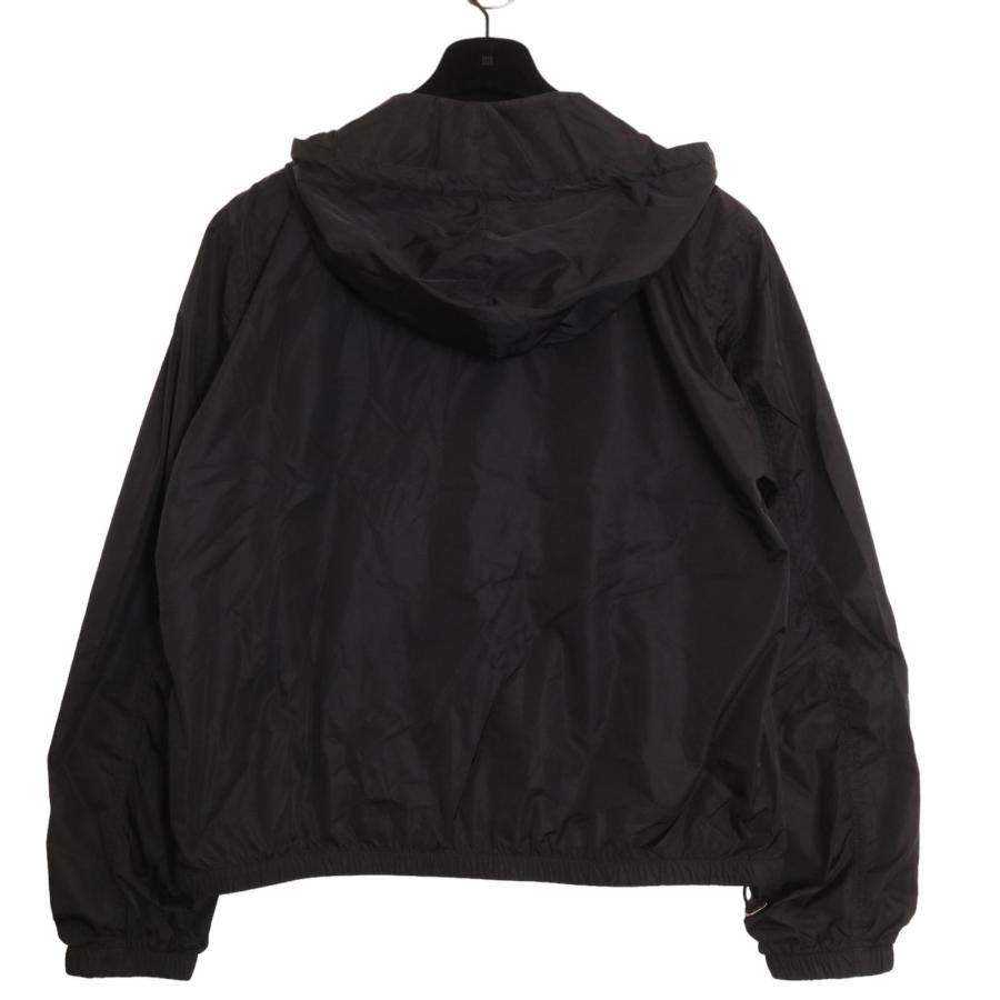 GIVENCHY ジバンシィ ナイロン ジャケット BM00KQ109A 襟ロゴ GIVENCHY ジバンシィ ナイロン ジャケット BM00KQ109A 襟ロゴ