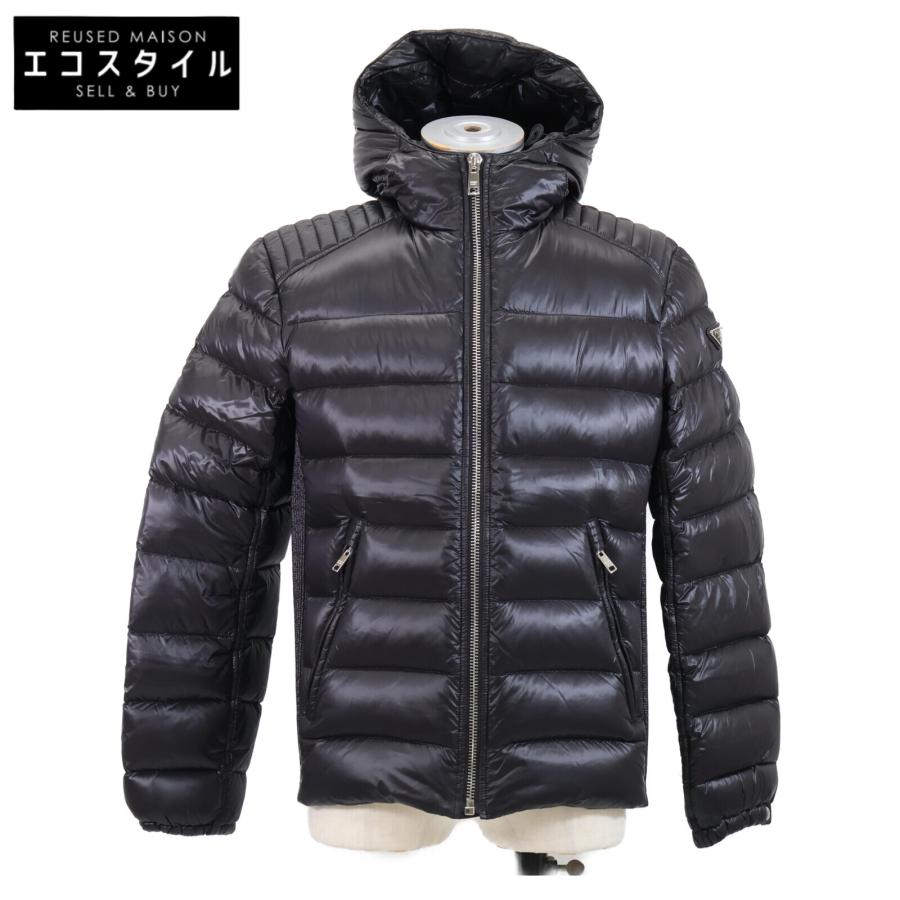 PRADA プラダ メタルロゴ ワッペン フーデッド ダウン ジャケット 52 PRADA プラダ メタルロゴ ワッペン フーデッド ダウン ジャケット 52