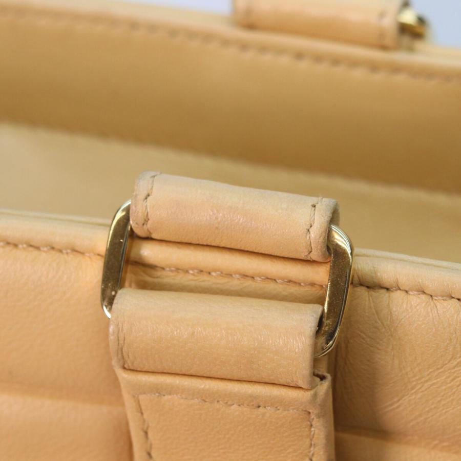 CHANEL シャネル A17809 ベージュ ラムスキン ゴールド金具 チョコバー ハンドバッグ レディースの画像