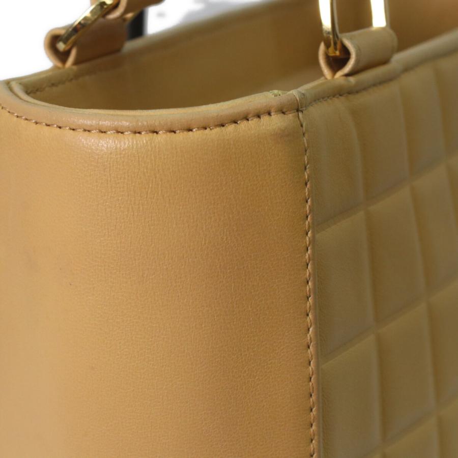 CHANEL シャネル A17809 ベージュ ラムスキン ゴールド金具 チョコバー ハンドバッグ レディースの画像