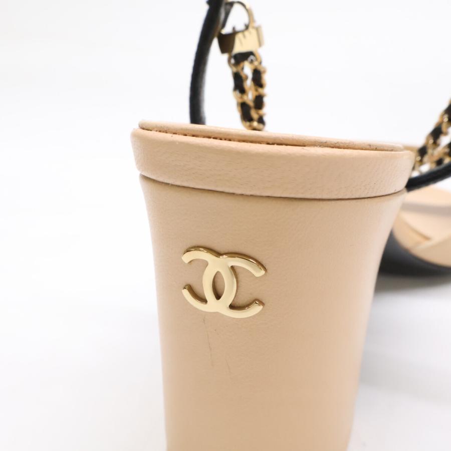 新品同様 CHANEL シャネル 23A G45094 ココマーク アンクルストラップ 2連チェーン ミュール35 ベージュ/ブラック レディースの画像