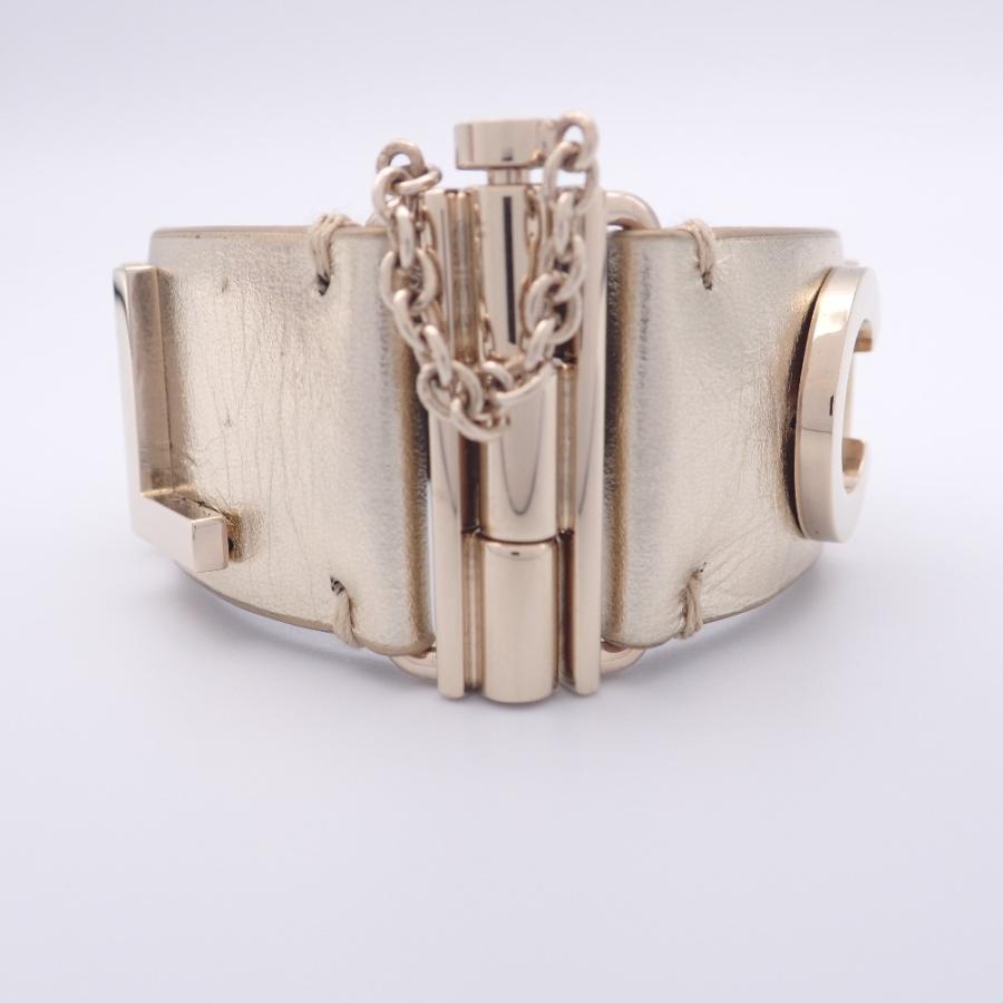 CHANEL シャネル B18B ロゴ メタリックレザーバングル S