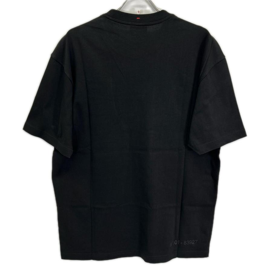 最新★新品同様　モンクレール　ラバーワッペン　黒Tシャツ　国内正規品 5S192 MONCLER（モンクレール） 22年 ブラック ラバーロゴ T-SHIRT MANICA