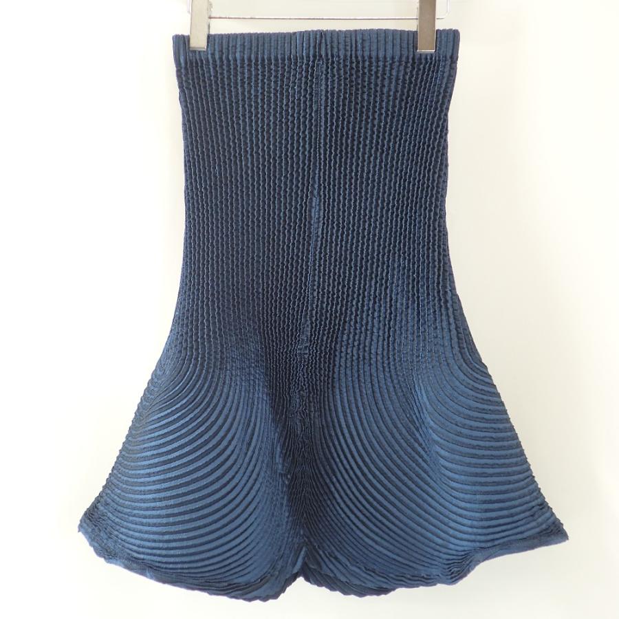 美品/ ISSEY MIYAKE イッセイミヤケ IM44FJ513/IM44FG503 3Dスチーム