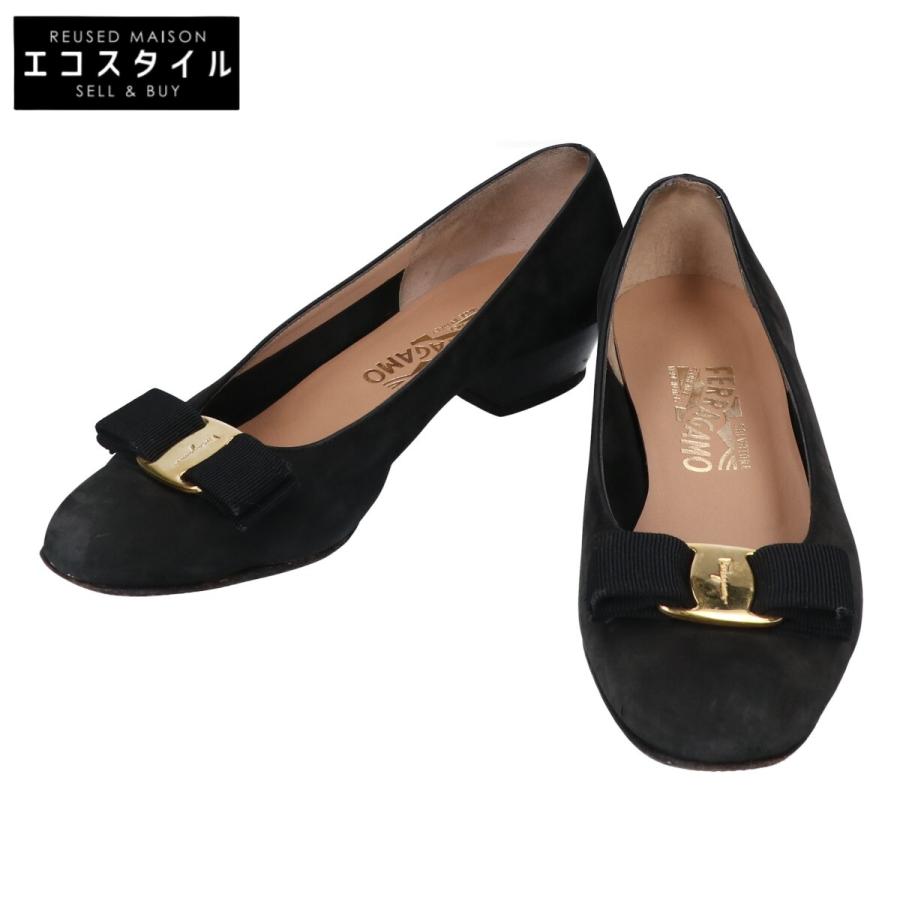 フェラガモ 6 ブラックレザーポインテッドトゥパンプスヴァラリボン