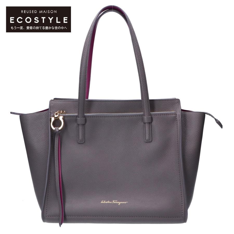 美品/ Salvatore Ferragamo サルヴァトーレフェラガモ GG 21F216 AMY  