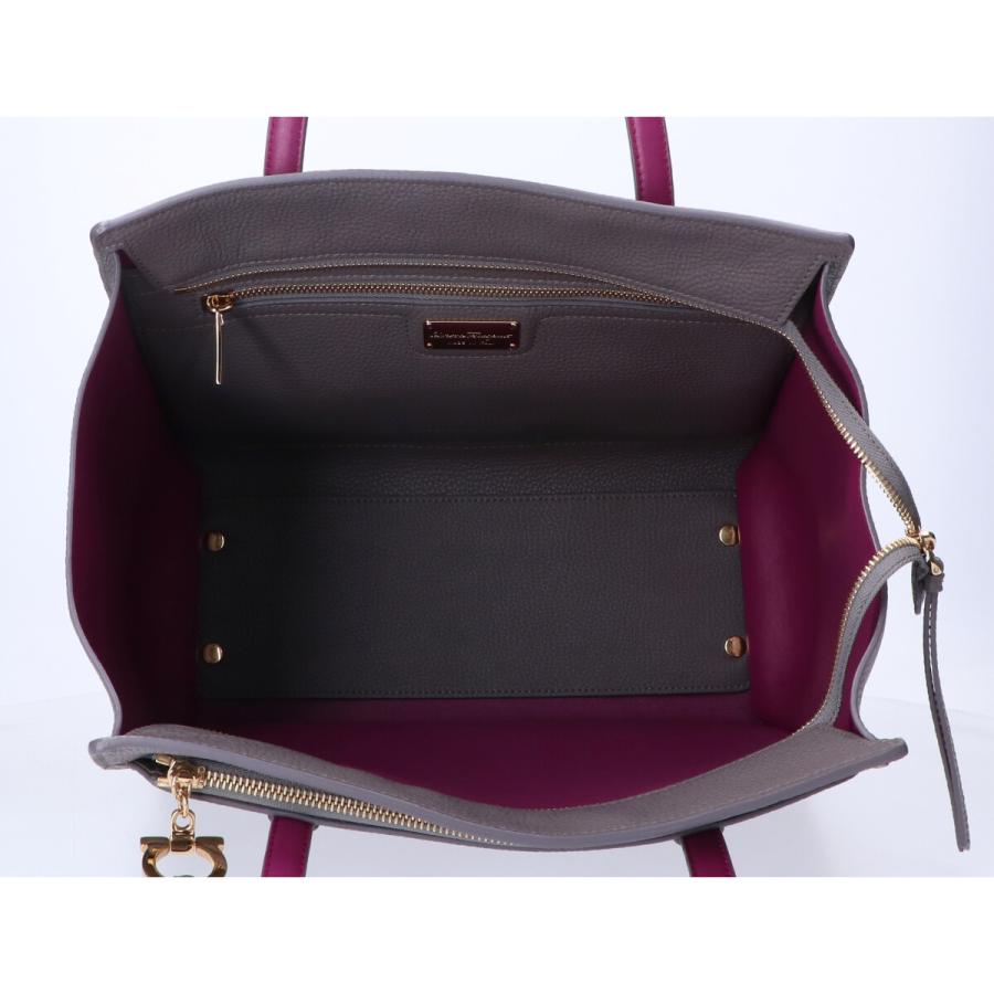 美品/ Salvatore Ferragamo サルヴァトーレフェラガモ GG 21F216 AMY