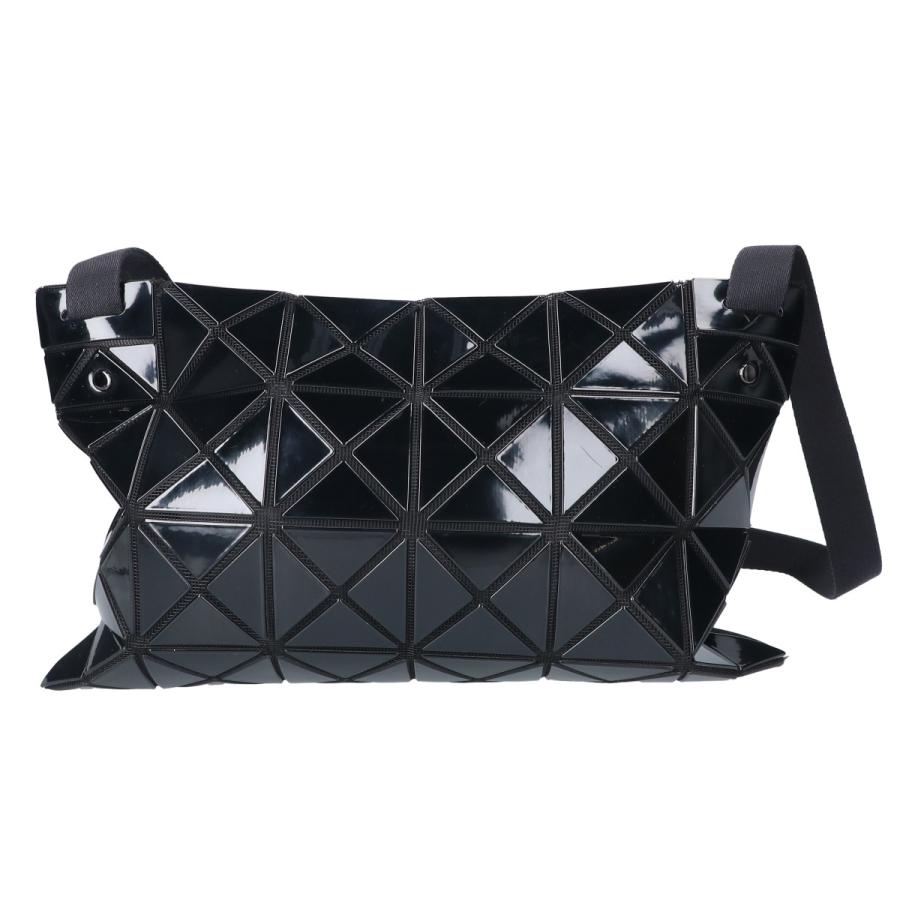 【美品】ISSEY MIYAKE イッセイミヤケ フラップ有り BAOBAO（バオバオ） メンズ　レディース ショルダーバッグ PVC カーキ ユニセックス BAO ISSEY MIYAKE バオバオイッセイミヤケ BB63-AG054 ルーセント