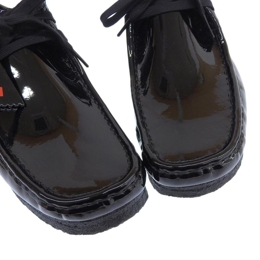 クラークス 新品同様 Clarks クラークス ×シュプリーム  パテントレザー ワラビー メンズ ブラック 42 2024SS 黒 42 Clarks（クラークス） 新品同様 ×シュプリーム パテントレザー