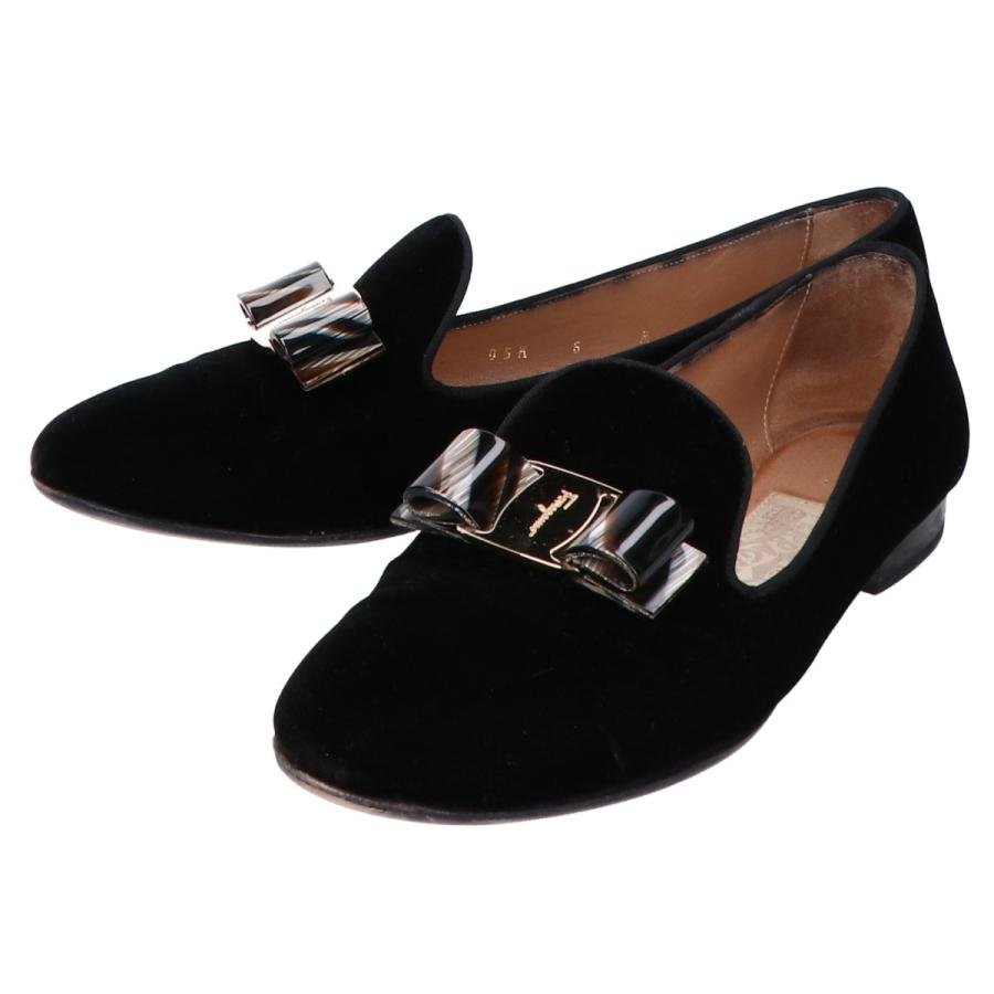 フェラガモ 黒 フラットシューズ フェラガモ リボン付き黒フラット