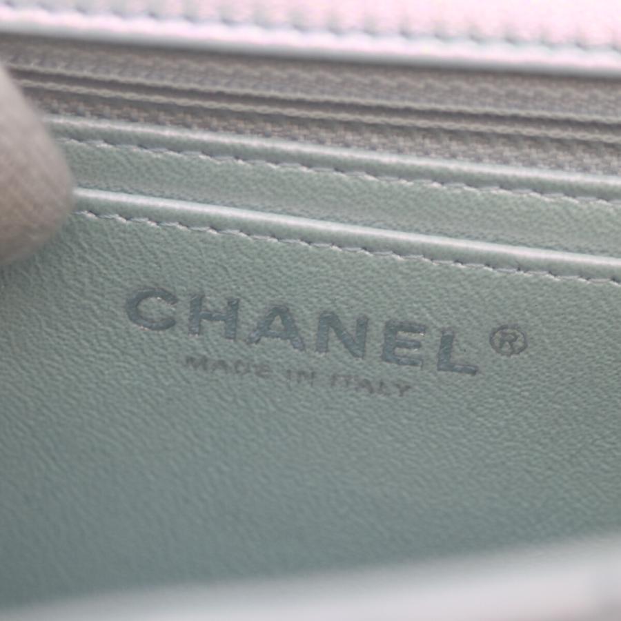CHANEL（シャネル） A69900 メタリックシルバー シルバー金具 ラム