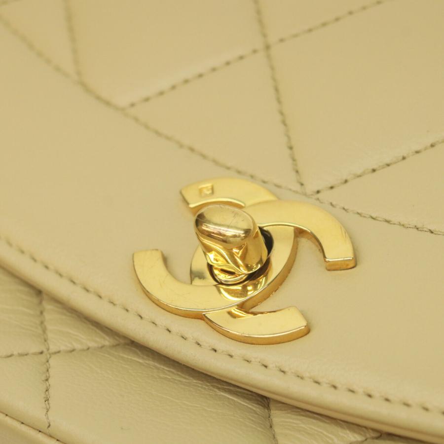 CHANEL（シャネル） 2番 A01164 ベージュ ラム ダイアナ22 チェーン