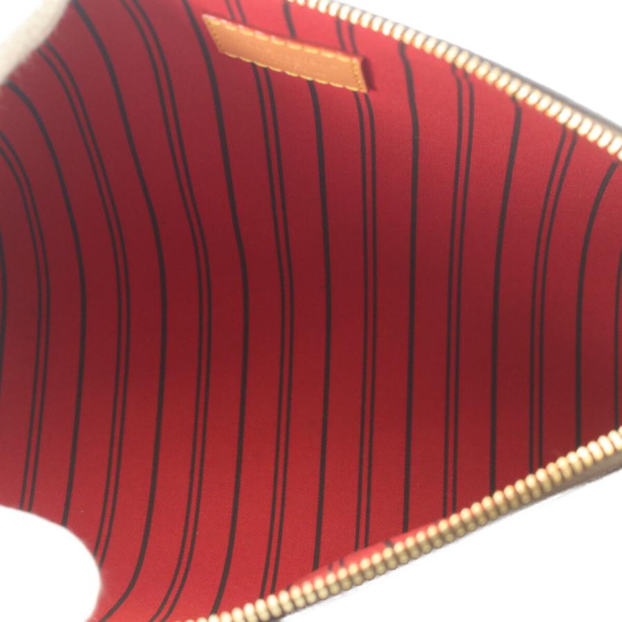 ルイ・ヴィトン エバーモア PM  M15208 モノグラム レディースショルダーバッグ
 ブラウン【中古】 LOUIS VUITTON ルイヴィトン M15208 モノグラム エバーモアPM