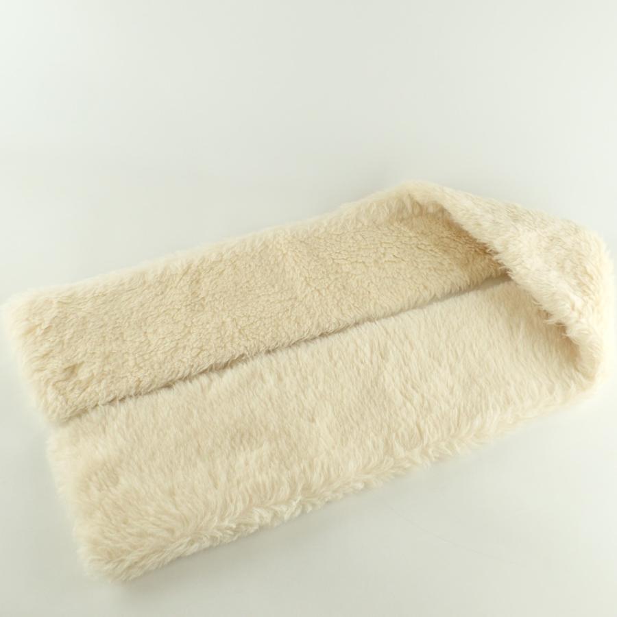 CHANEL（シャネル） ココマーク/ロゴ入り ボア マフラー アイボリー