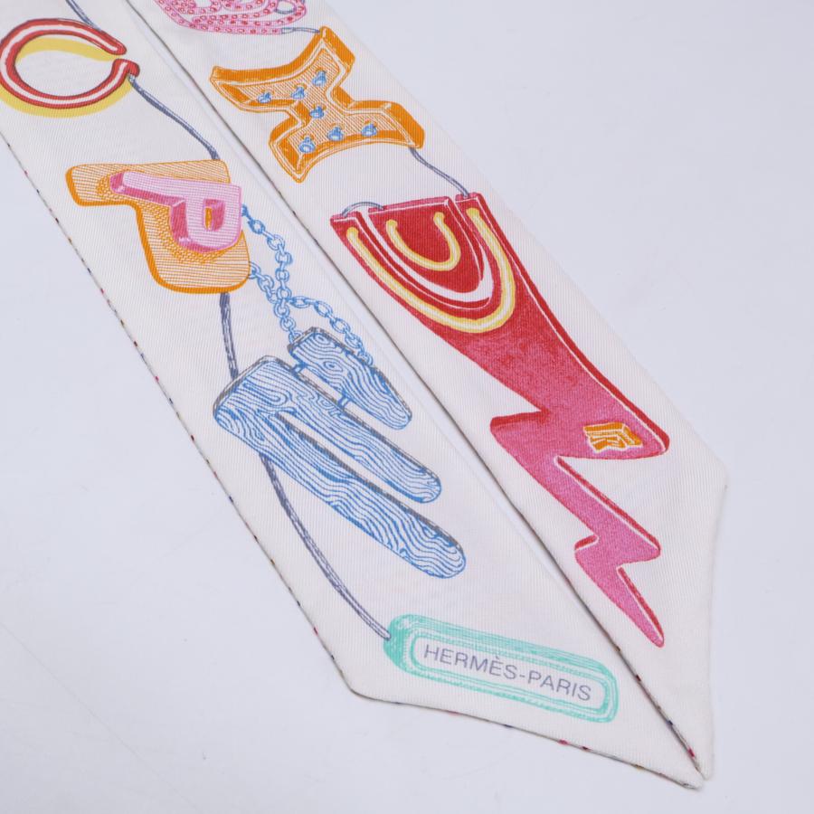 HERMES エルメス ツイリー シュバロスコープ 刺繍 スカーフ ホワイト  