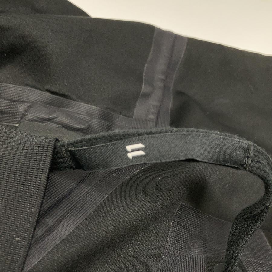 Boris Bidjan Saberi ボリス ビジャン サベリ ブラック バックロゴ
