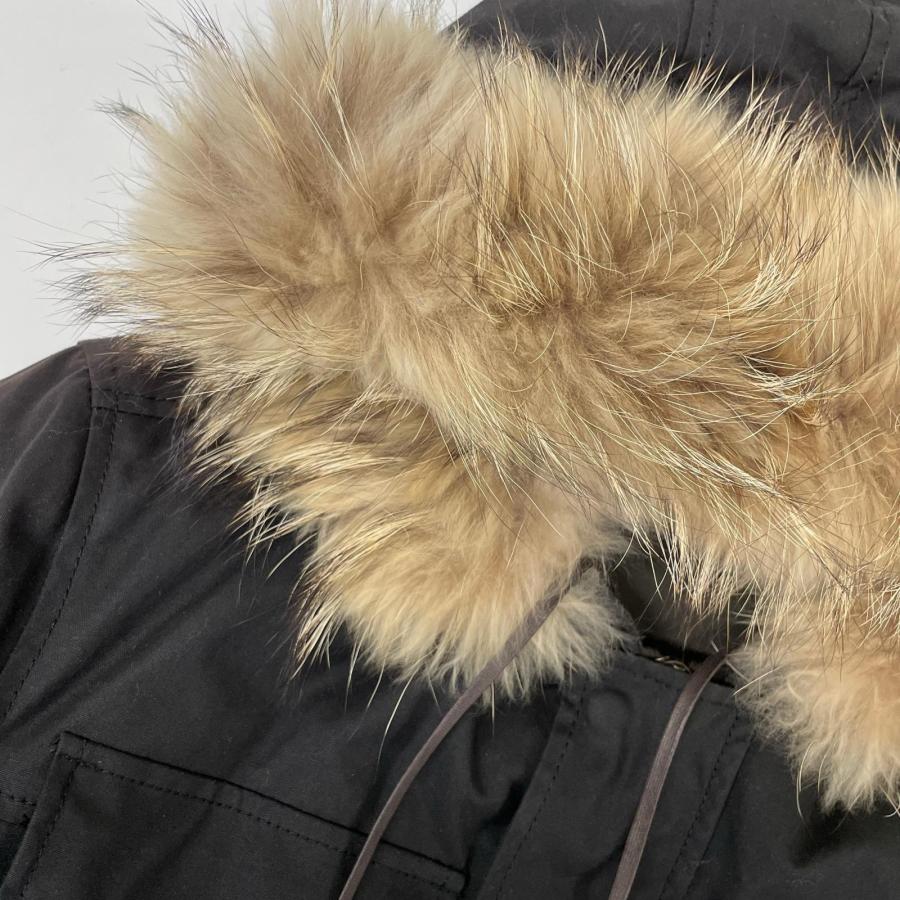 MARC JACOBS マーク ジェイコブス ブラック ファー付き オイルド ダウンジャケット MARC JACOBS マーク ジェイコブス ブラック ファー付き オイルド