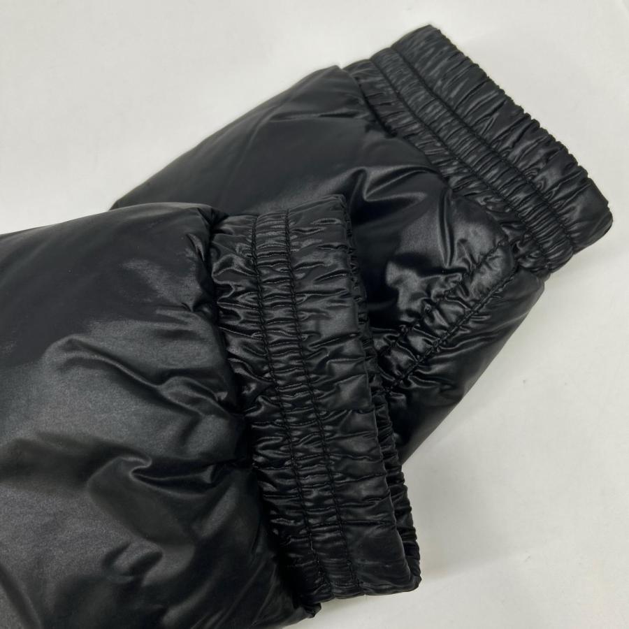MONCLER（モンクレール） K2 ブラック フロントロゴ ダウンジャケット