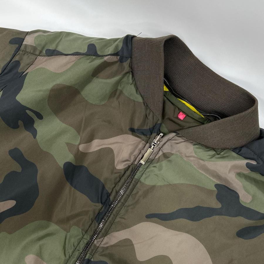 美品 Valentino ヴァレンティノ カモフラ ジャケット ブルゾン 48 VALENTINO ヴァレンティノ カモフラ リバーシブル ブルゾン カーキ 48