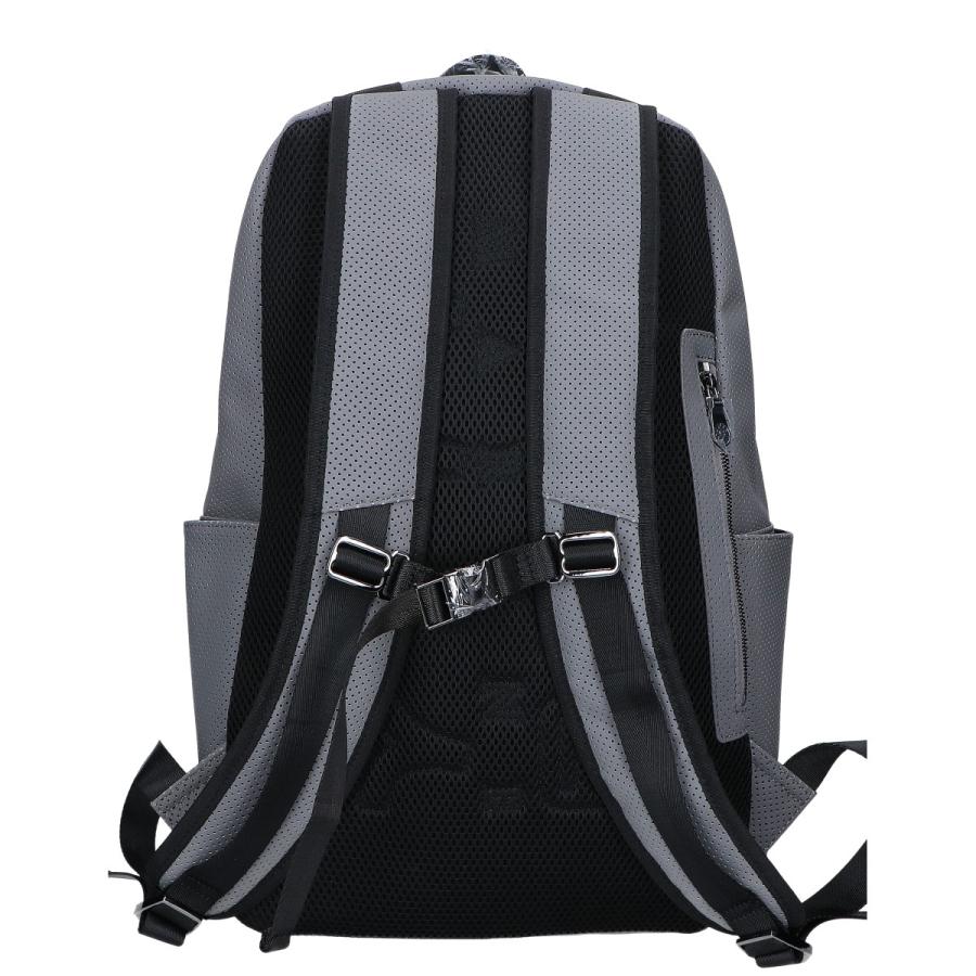 新品同様 MUTA MARINE ムータマリーン パンチング バックパック