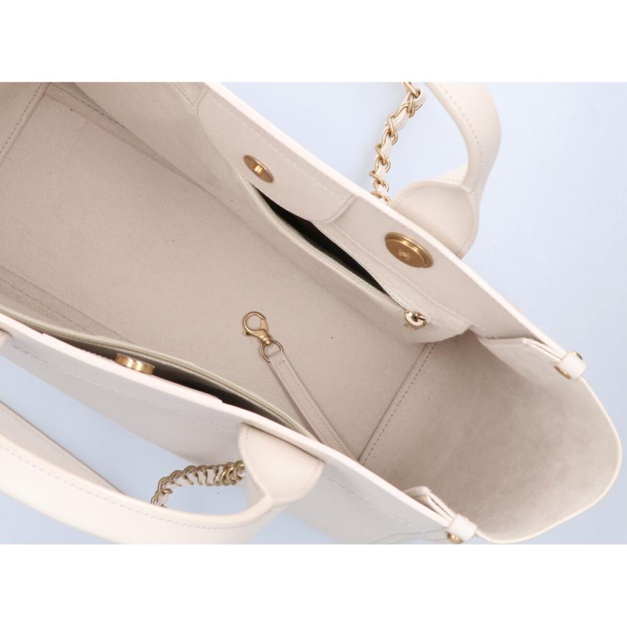 CHANEL（シャネル） 美品 26番台 A57069 スタッズロゴ ドーヴィル 