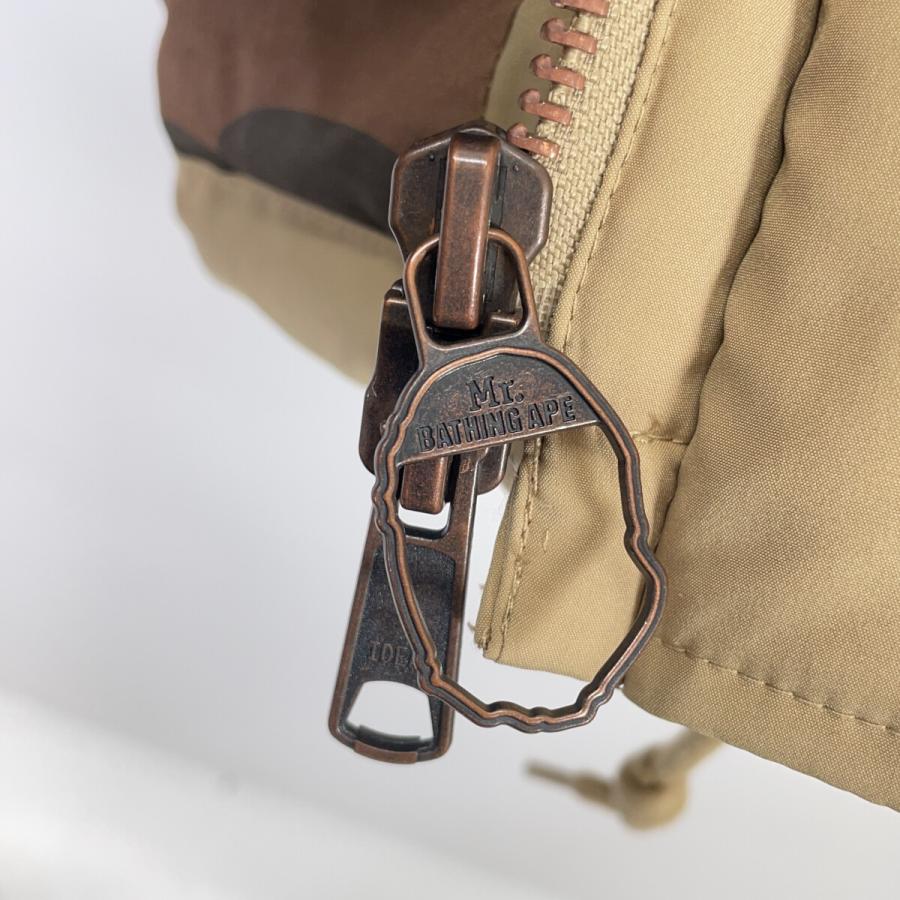 A BATHING APE アベイシングエイプ ベージュ 007DNK801302M ダウンジャケット ベージュ M ジャケット ポリエステル メンズ 中古の画像