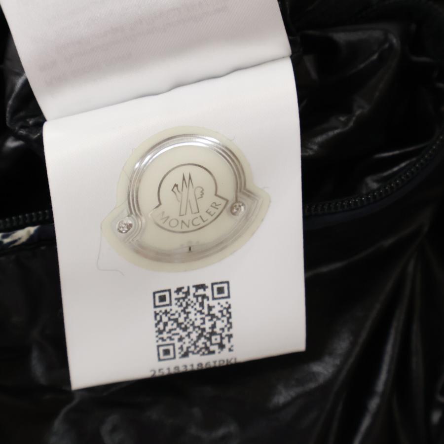 MONCLER（モンクレール） NEUVIC 総柄 斜めジップ フーディダウン