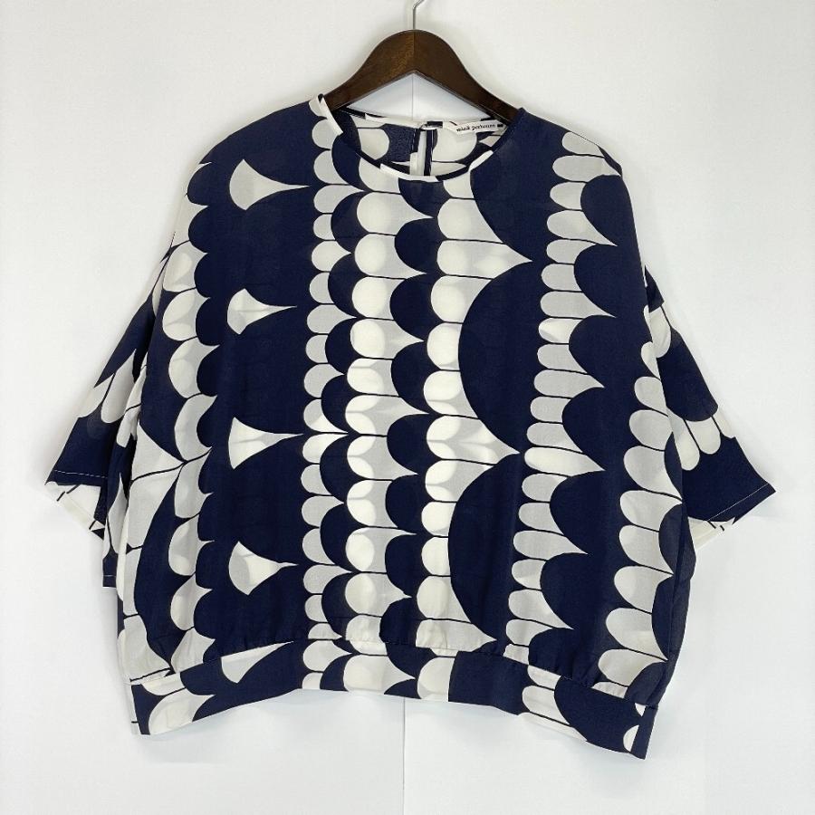 ミナペルホネン　クルーネックブラウス　ホワイトネービー mina perhonen（ミナペルホネン） 23SS ABS1250 sea laceクルーネック